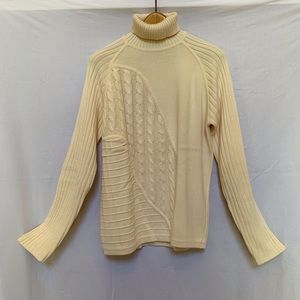 KENNETH COLE TURTLENECK SWEATER